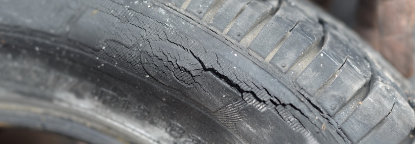 Cracked tyre wall